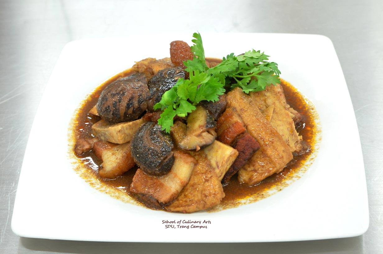 การพัฒนาผลสัมฤทธิ์ทางการเรียนโดยวิธีการสอนแบบการไปทัศนศึกษา ในหัวข้อ ชิ้นส่วนต่าง ๆ ของเนื้อสัตว์วิชาความรู้เกี่ยวกับเนื้อสัตว์ สัตว์ปีก สัตว์น้ำ และการปรุง